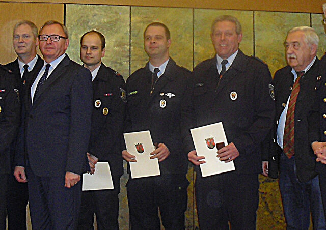 Silbernes Ehrzeichen wird bei der Freiwiligen Feuerwehr verliehen